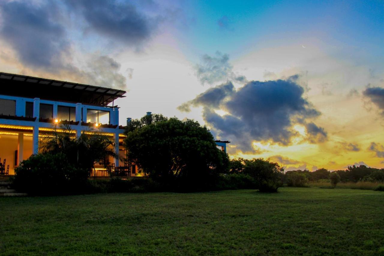 Sky Island Resort Ponta Malongane Exterior photo